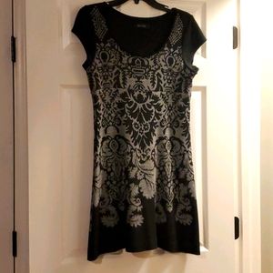 Karen Kane short sleeved knit dress